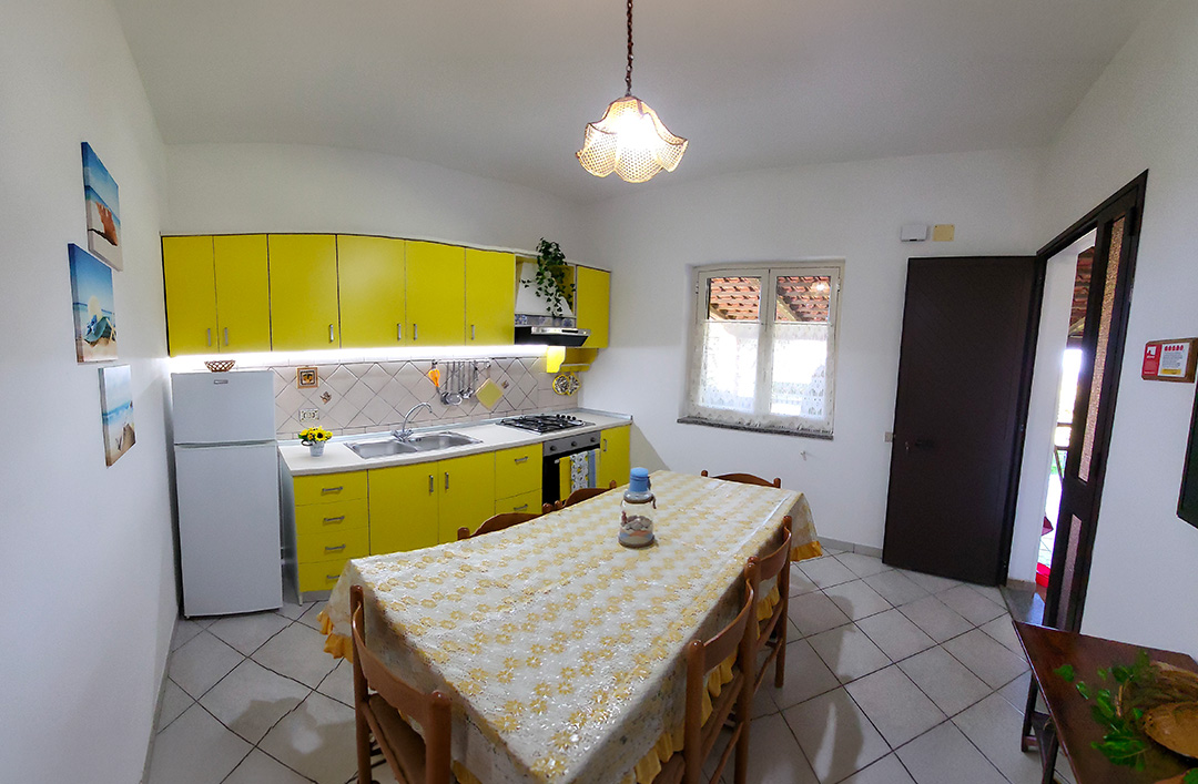 Cucina esterna dell'appartamento Ilaria di Villa Ilaria