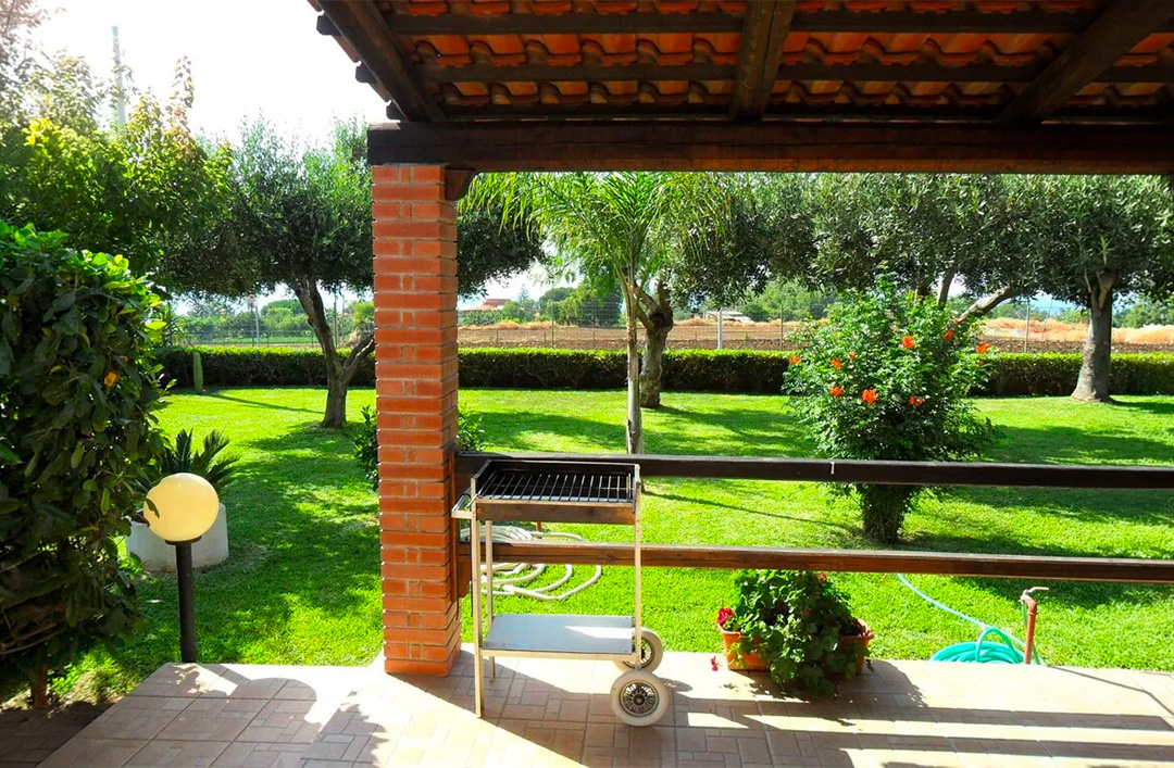 Veranda esterna dell'appartamento Ilaria di Villa Ilaria
