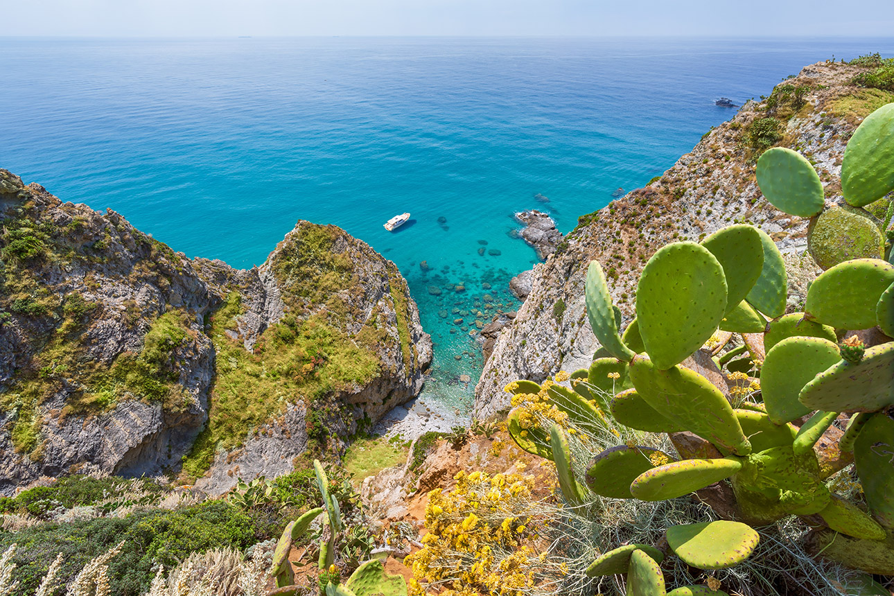 Spiaggia di Grotticelle a Capo Vaticano