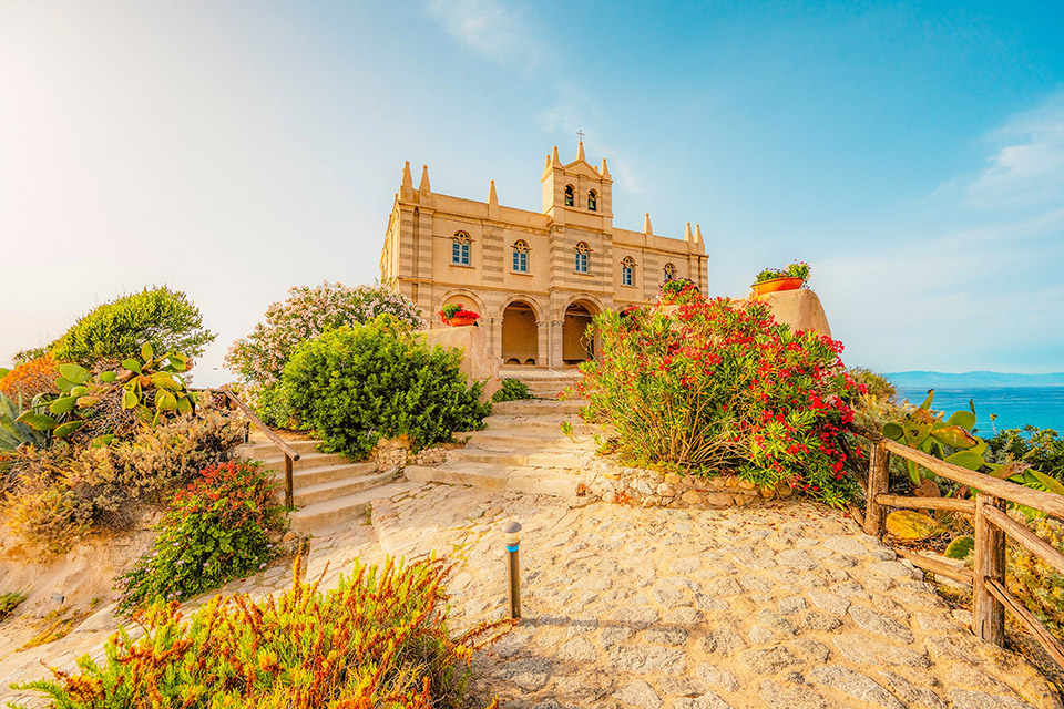 Santuario di Santa Maria dell’Isola a Tropea